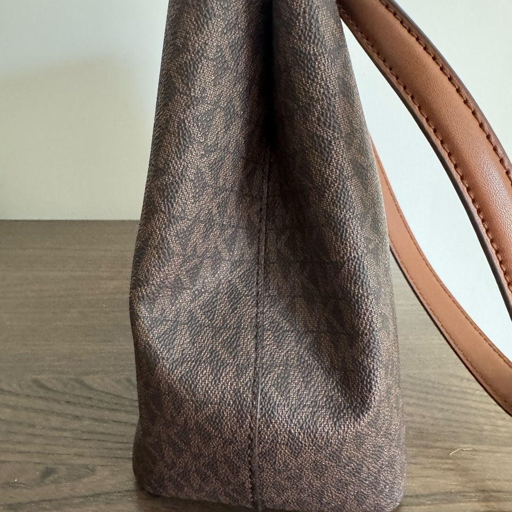 Michael Kors Pratt medium brown signature logo shoulder bag - Picture 3 of 12
